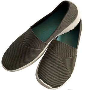 L. L. Bean Cove Slip On Sneakers Boat Shoes Nautical Prep Coastal Size 8 1/2